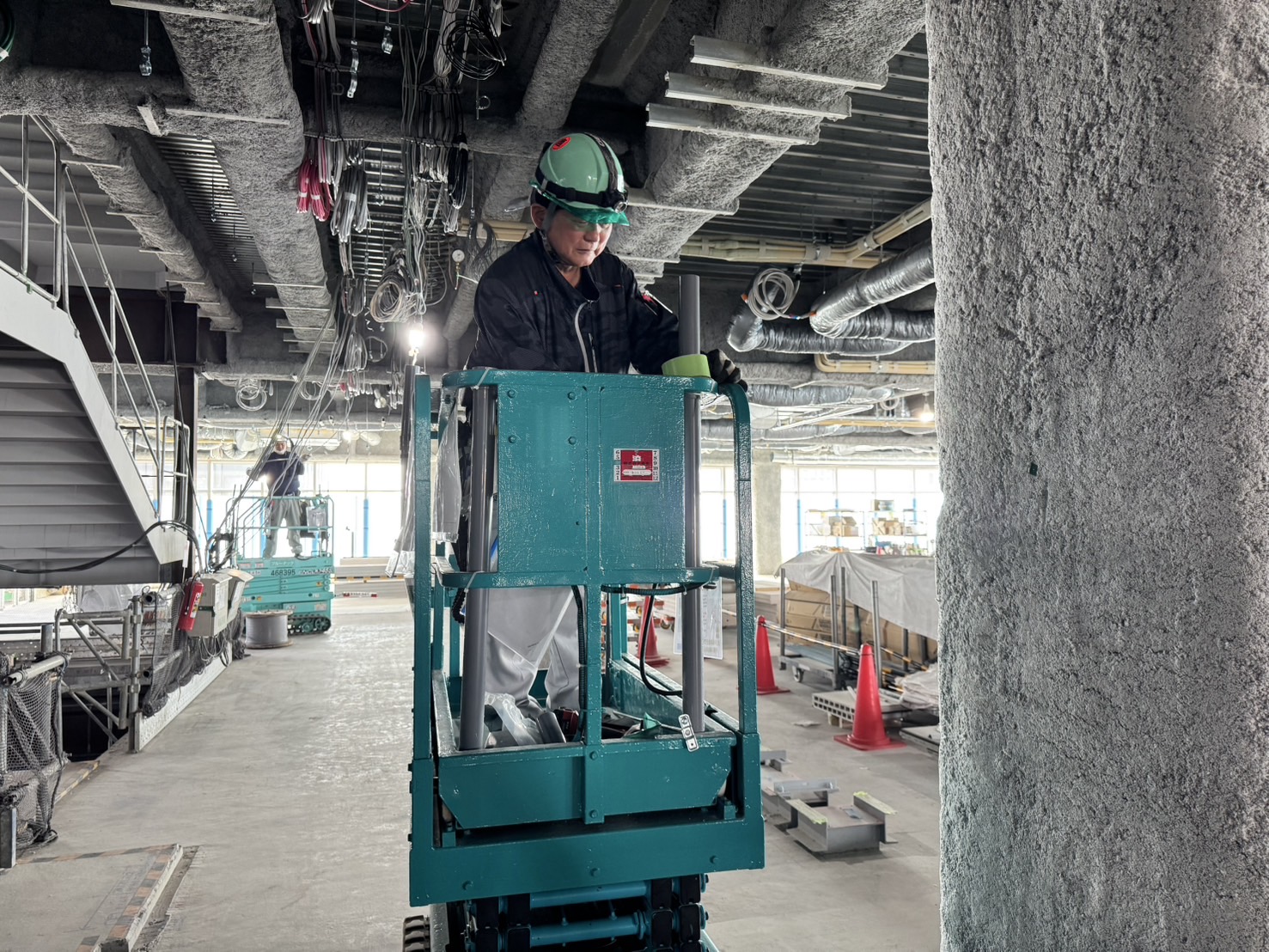 本日紹介するのは高所作業車です