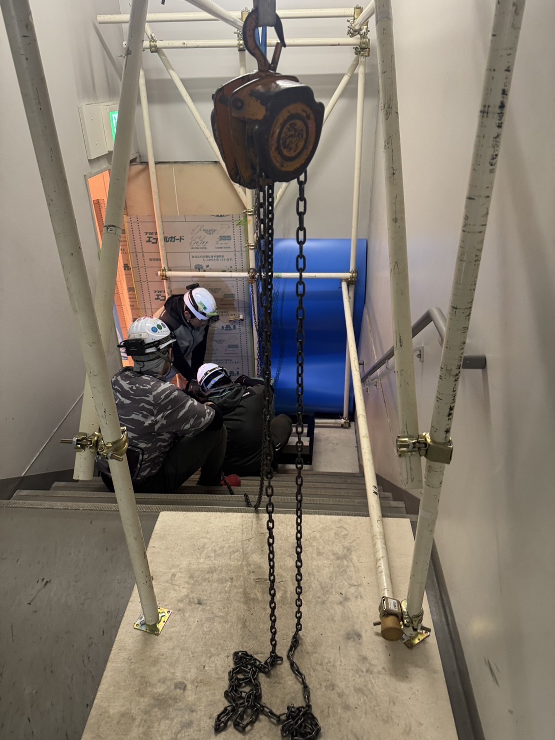 舞台美術照明の裏側の画像