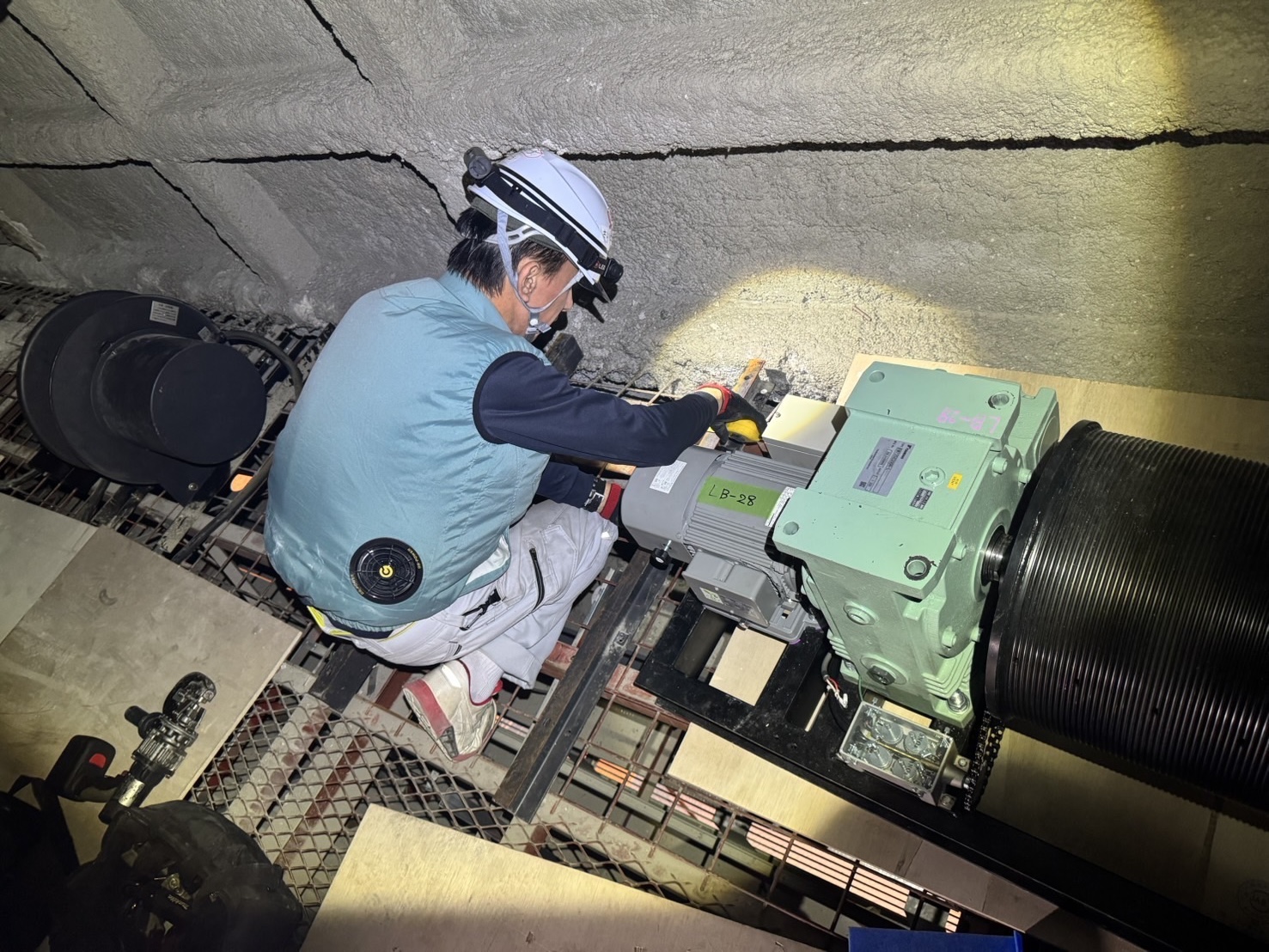 舞台美術照明の裏側の画像